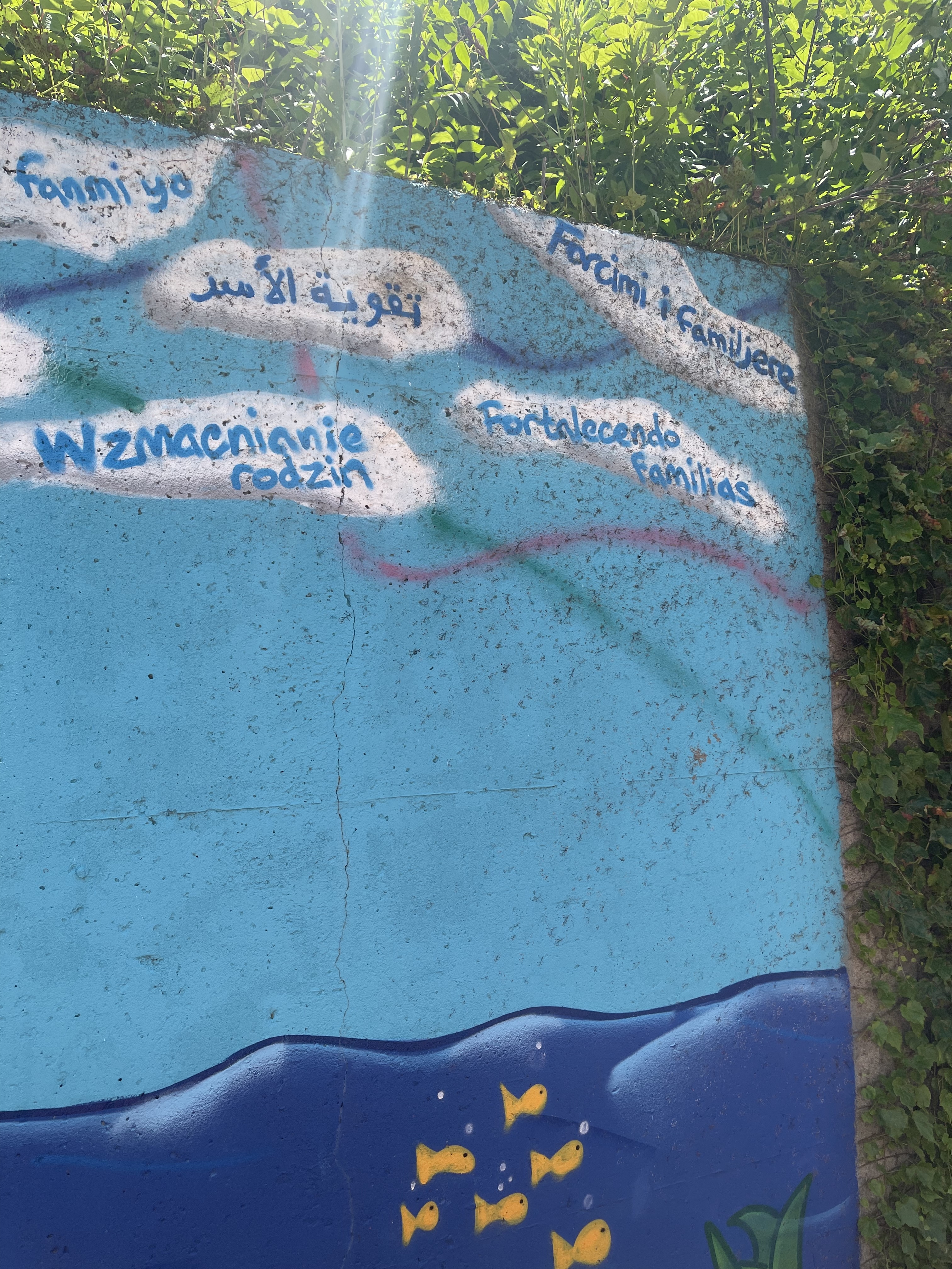 The mural after pruning.