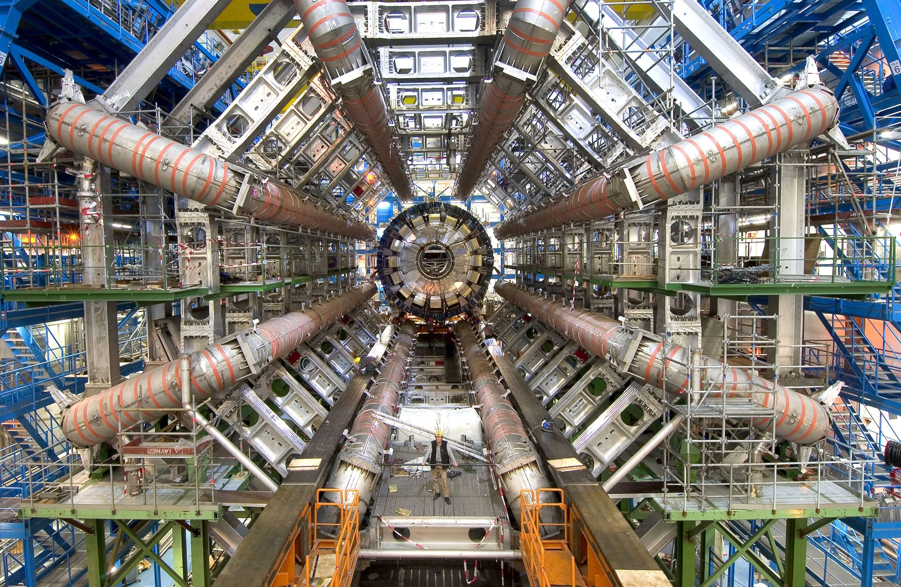 Particle accelerator