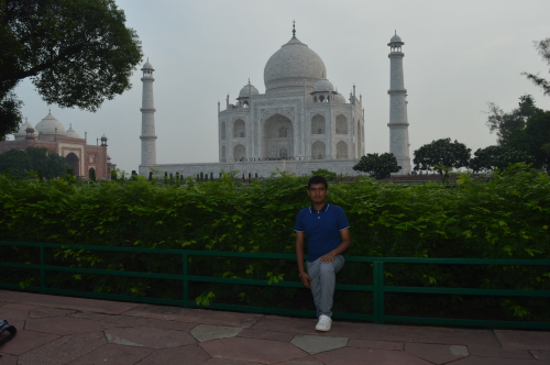 Picture of me at the Taj Mahal